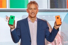 20140904-microsoft-nokia-lumia-830-0011-300x210